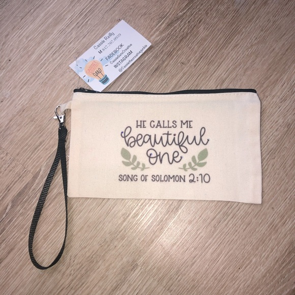 Custom designed wristlet/clutch - Picture 1 of 9